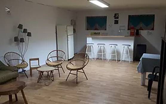 Clubhouse avec cuisine équipée et WC